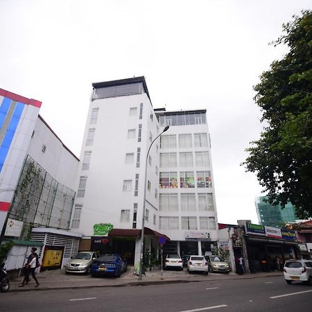 Thilhara Days Inn Colombo Buitenkant foto