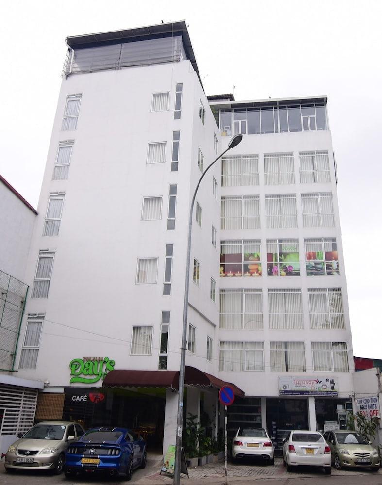 Thilhara Days Inn Colombo Buitenkant foto