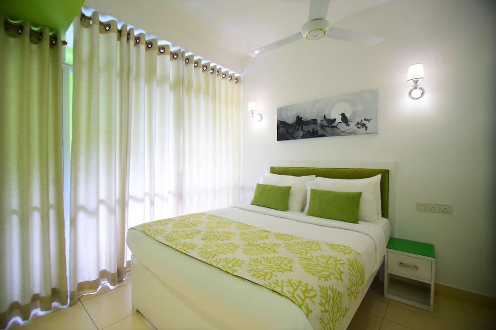 Thilhara Days Inn Colombo Buitenkant foto