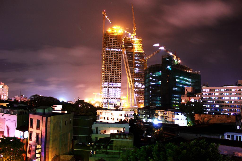 Thilhara Days Inn Colombo Buitenkant foto