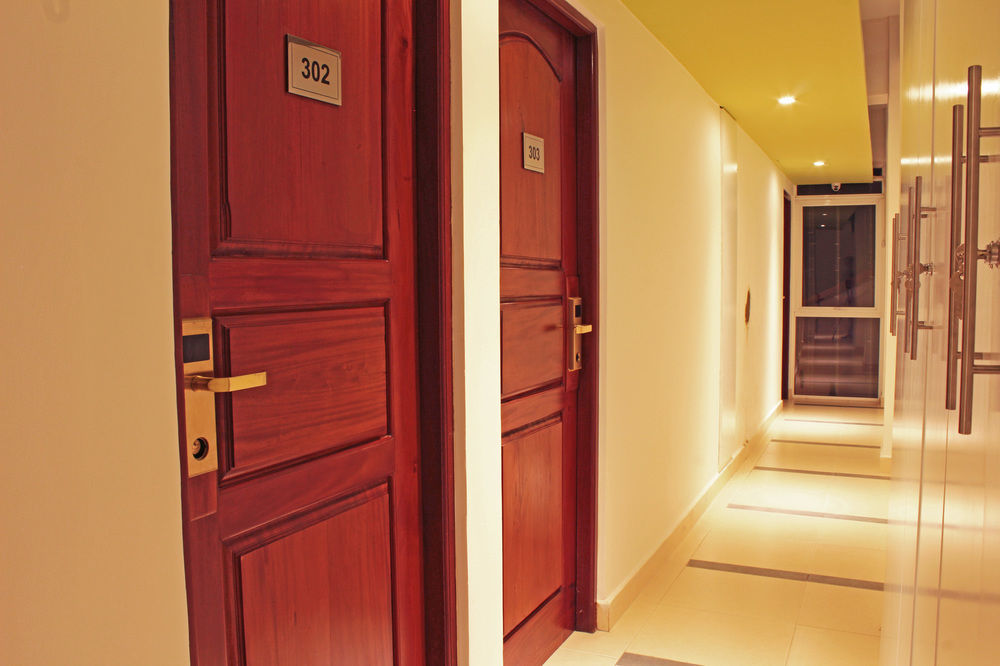 Thilhara Days Inn Colombo Buitenkant foto