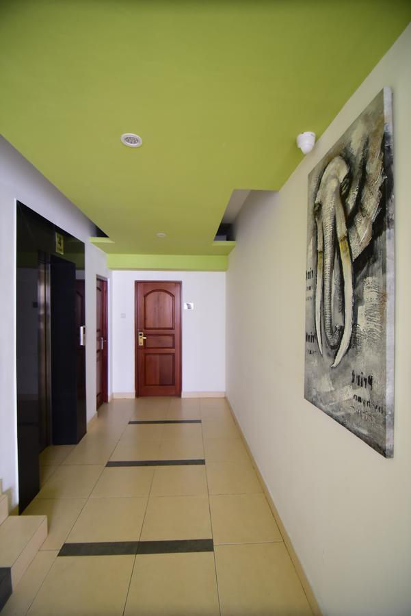 Thilhara Days Inn Colombo Buitenkant foto