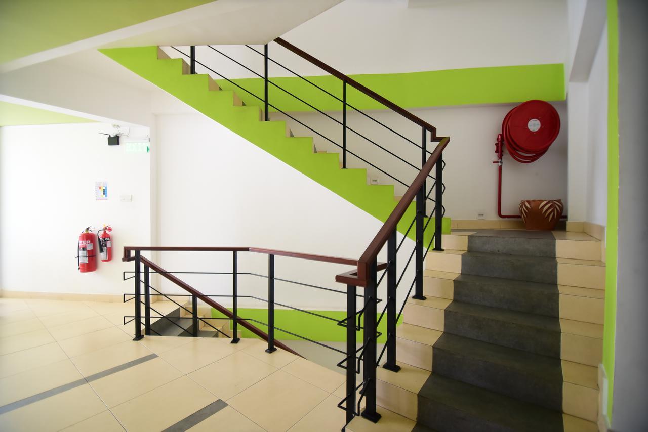 Thilhara Days Inn Colombo Buitenkant foto