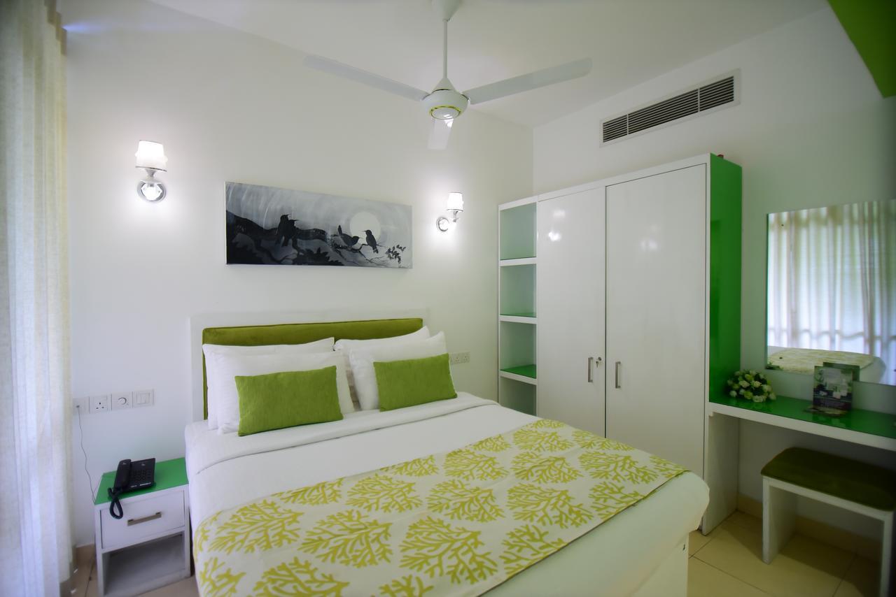 Thilhara Days Inn Colombo Buitenkant foto