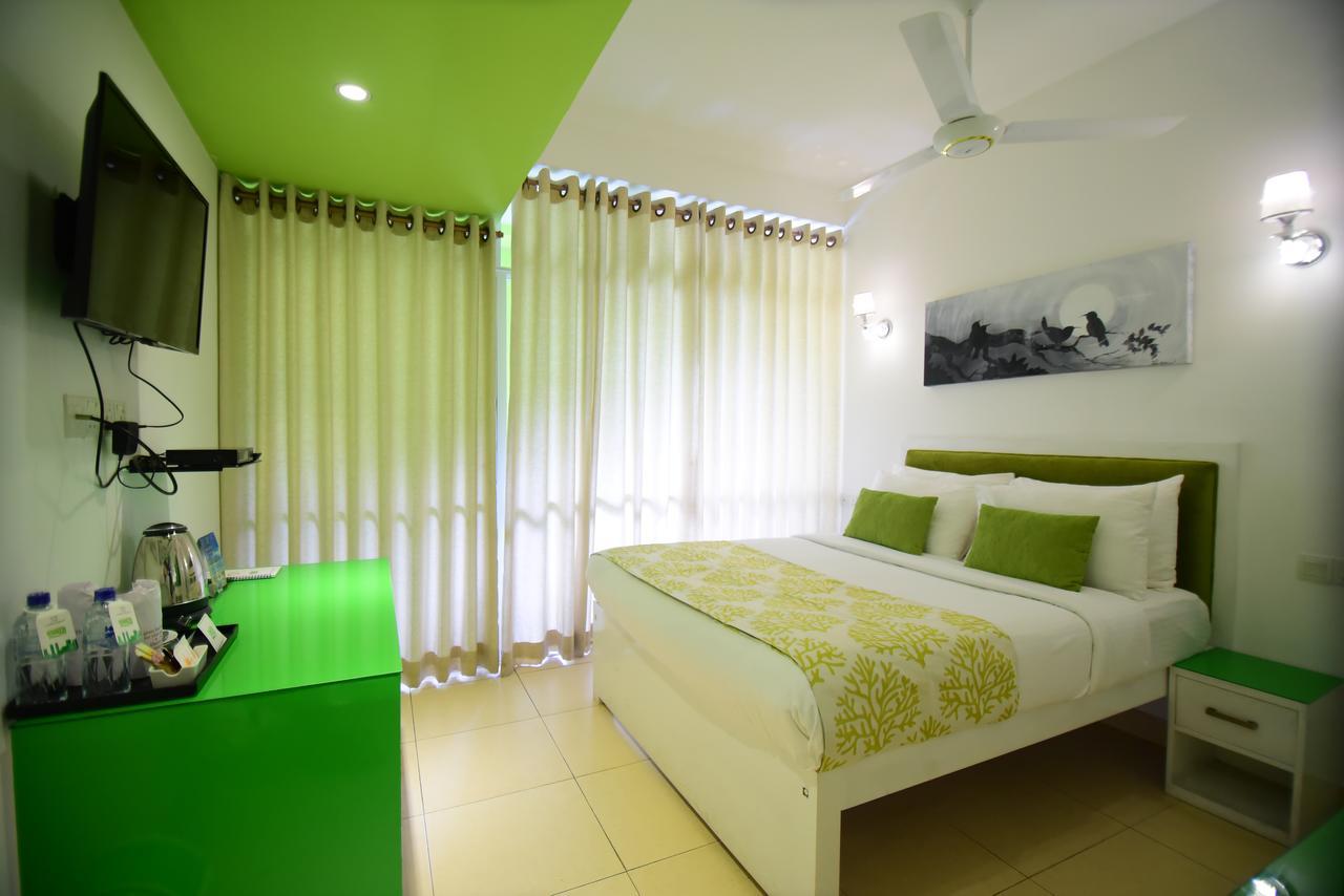 Thilhara Days Inn Colombo Buitenkant foto