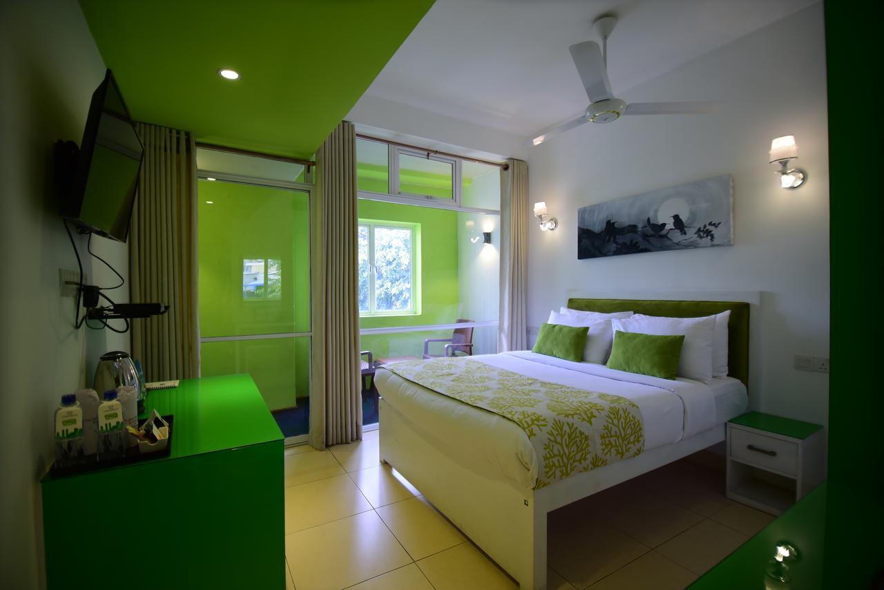 Thilhara Days Inn Colombo Buitenkant foto