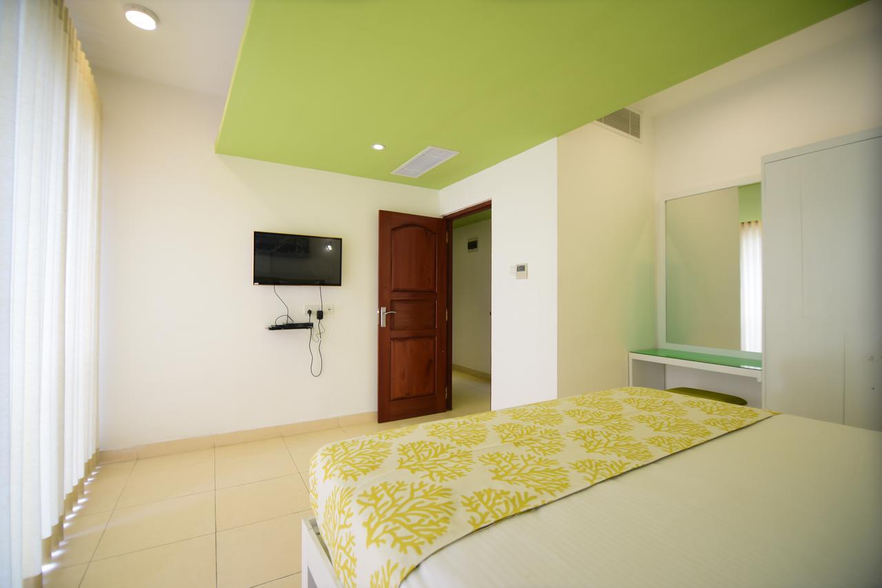 Thilhara Days Inn Colombo Buitenkant foto