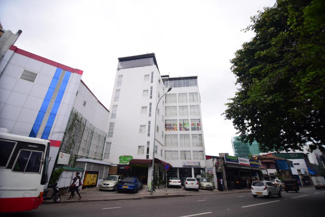 Thilhara Days Inn Colombo Buitenkant foto